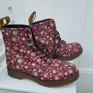 Dr. Martens- Floral Print boot size 10
